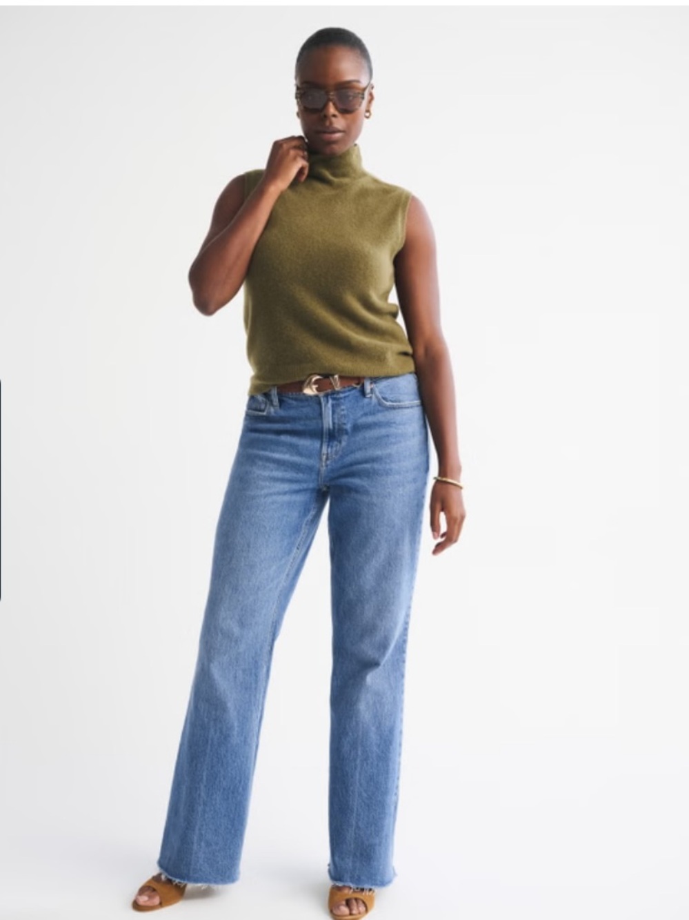 Abercrombie & Fitch High Rise Flare Raw Hem Size 27S
